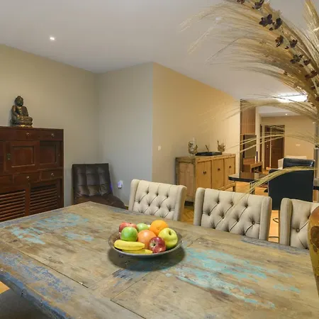 R Apartment