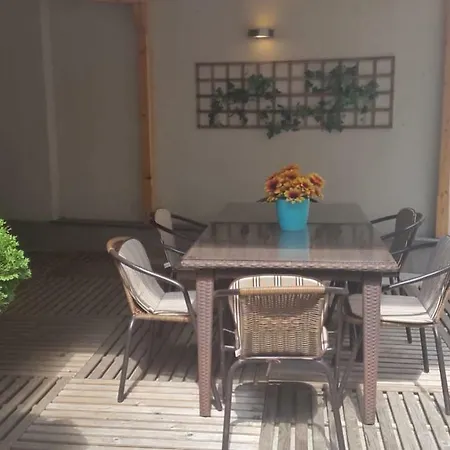 R Apartment *